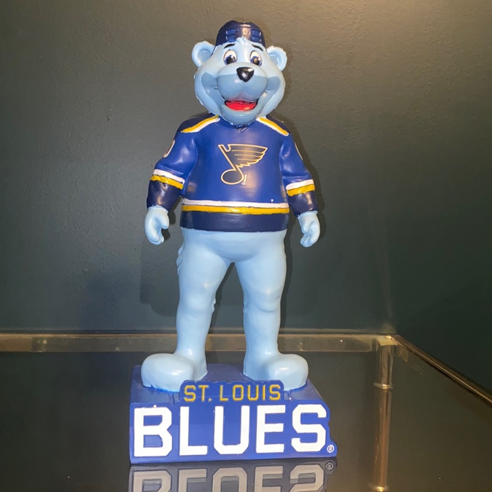 ST LOUIS BLUES “LOUIE” MASCOT STATUE